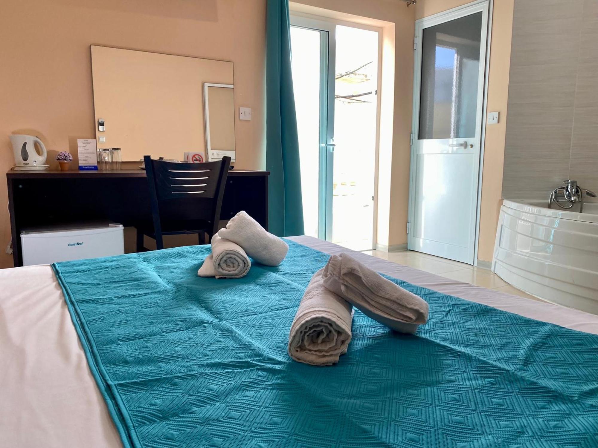 Malta Paradise Hotel Saint Julian's Екстер'єр фото